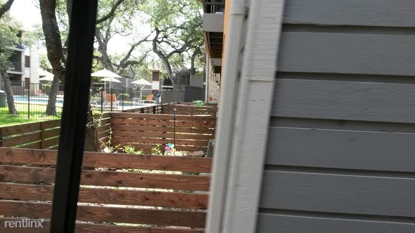 1155 E Bitters Rd - Photo 2 of 12