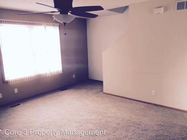 123 Crossing Dr - Photo 2 of 10