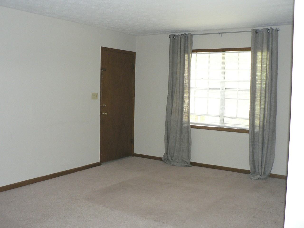 1688 W Forrest Ave - Photo 2 of 9