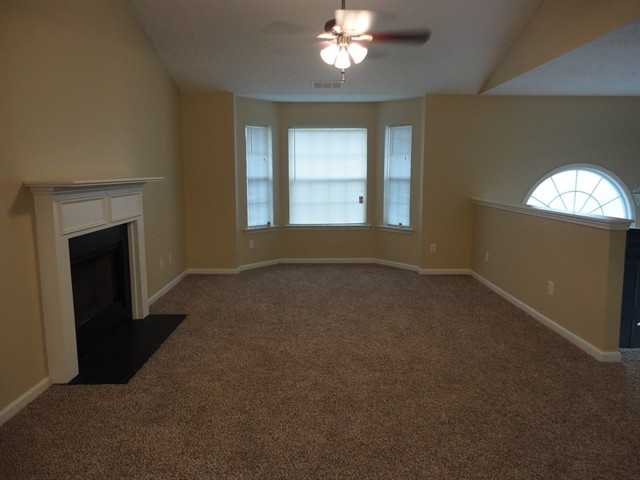 1328 Kent Manor - Photo 3 of 12