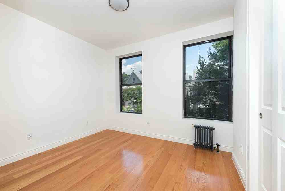 241 Ocean Pkwy #D10