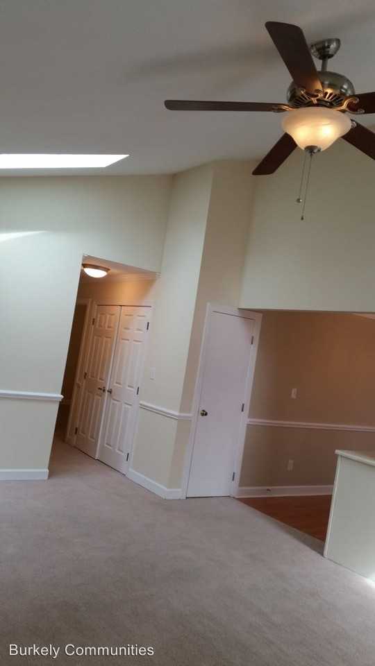 5133 Autumncrest Dr - Photo 3 of 14