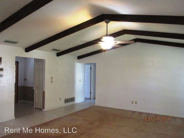 629 Crown Ln - Photo 3 of 18