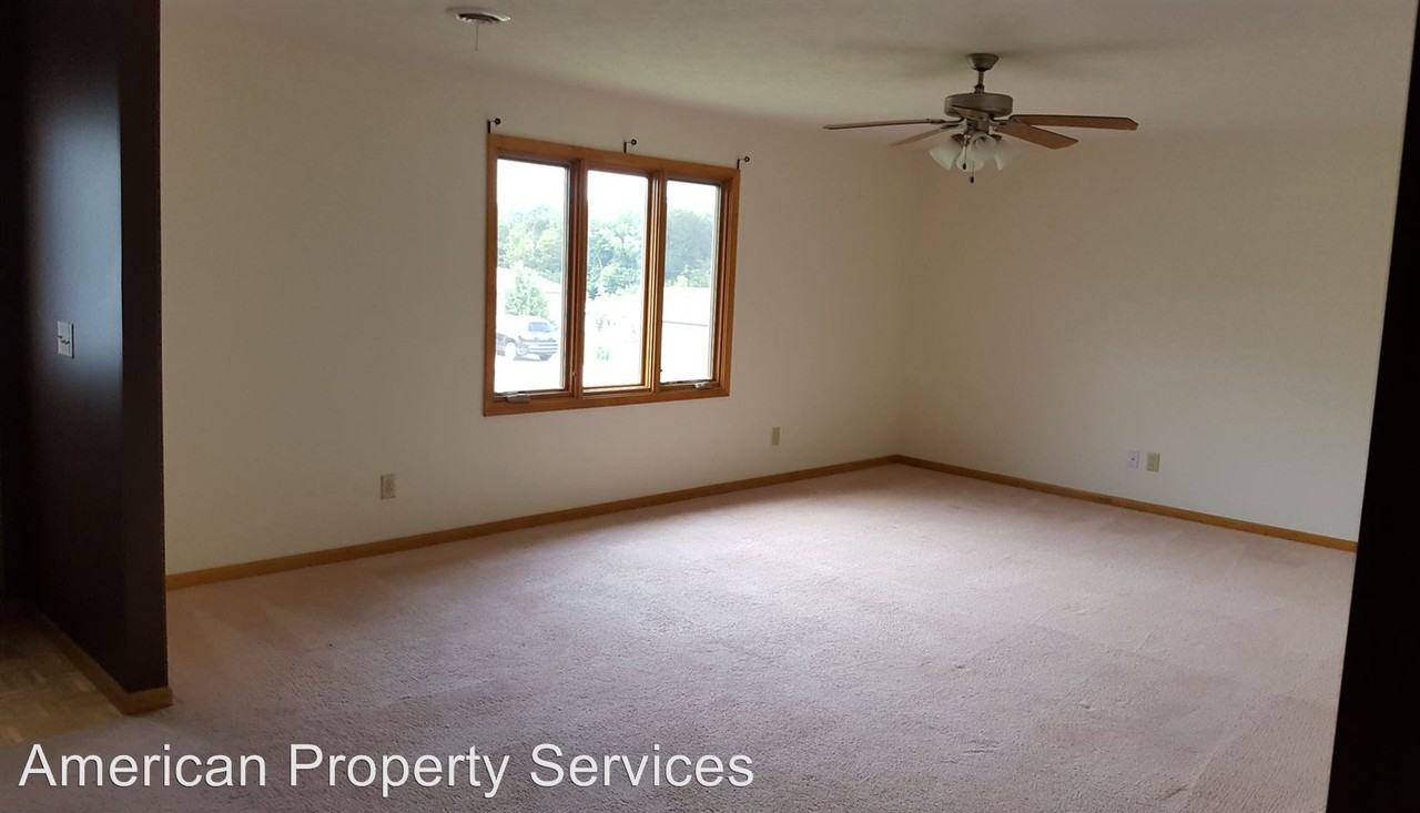 226 William Dr - Photo 3 of 15