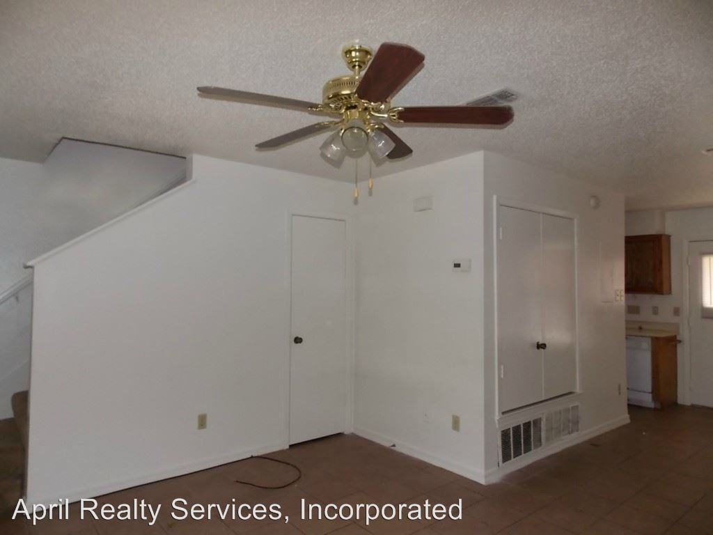 200 Laurel Dr - Photo 2 of 7