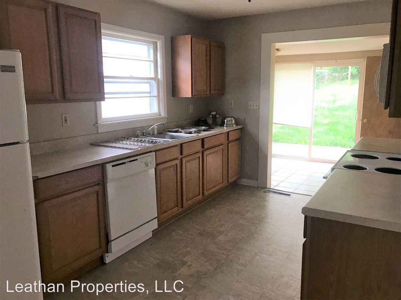 230 Parrish Ave - Photo 2 of 10