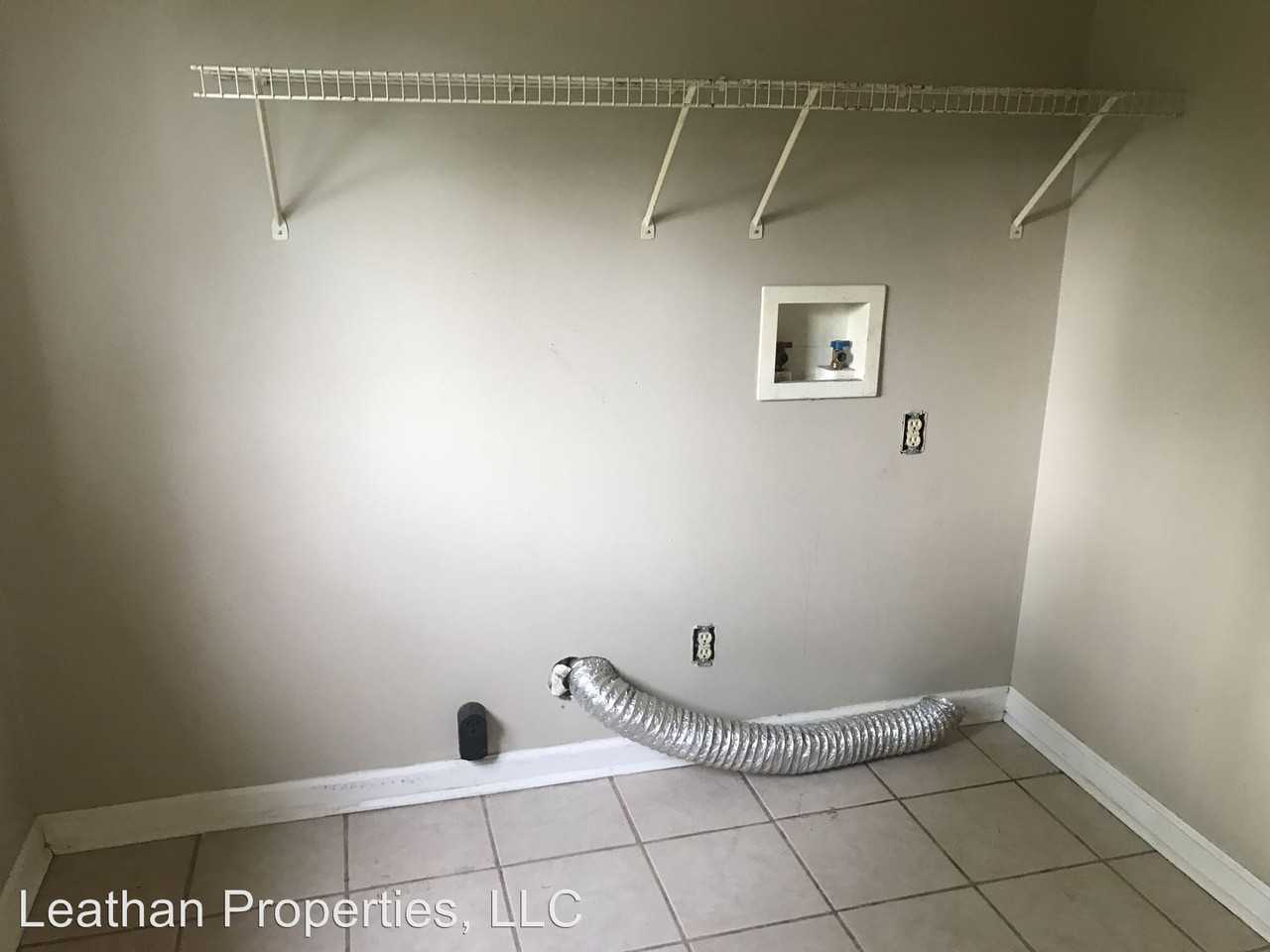 230 Parrish Ave - Photo 3 of 10