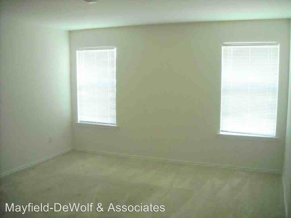 802 Indian Meadow Dr - Photo 3 of 16