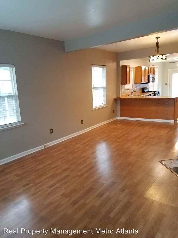 953 Cummings St SE - Photo 2 of 14