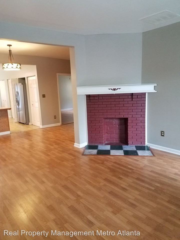 953 Cummings St SE - Photo 3 of 14