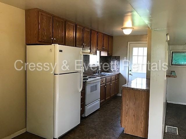 1014 Bame Ave - Photo 3 of 10