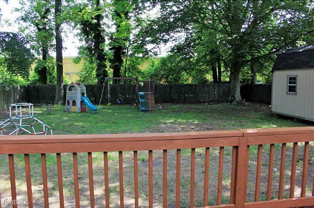 148 Grace Dr - Photo 3 of 3