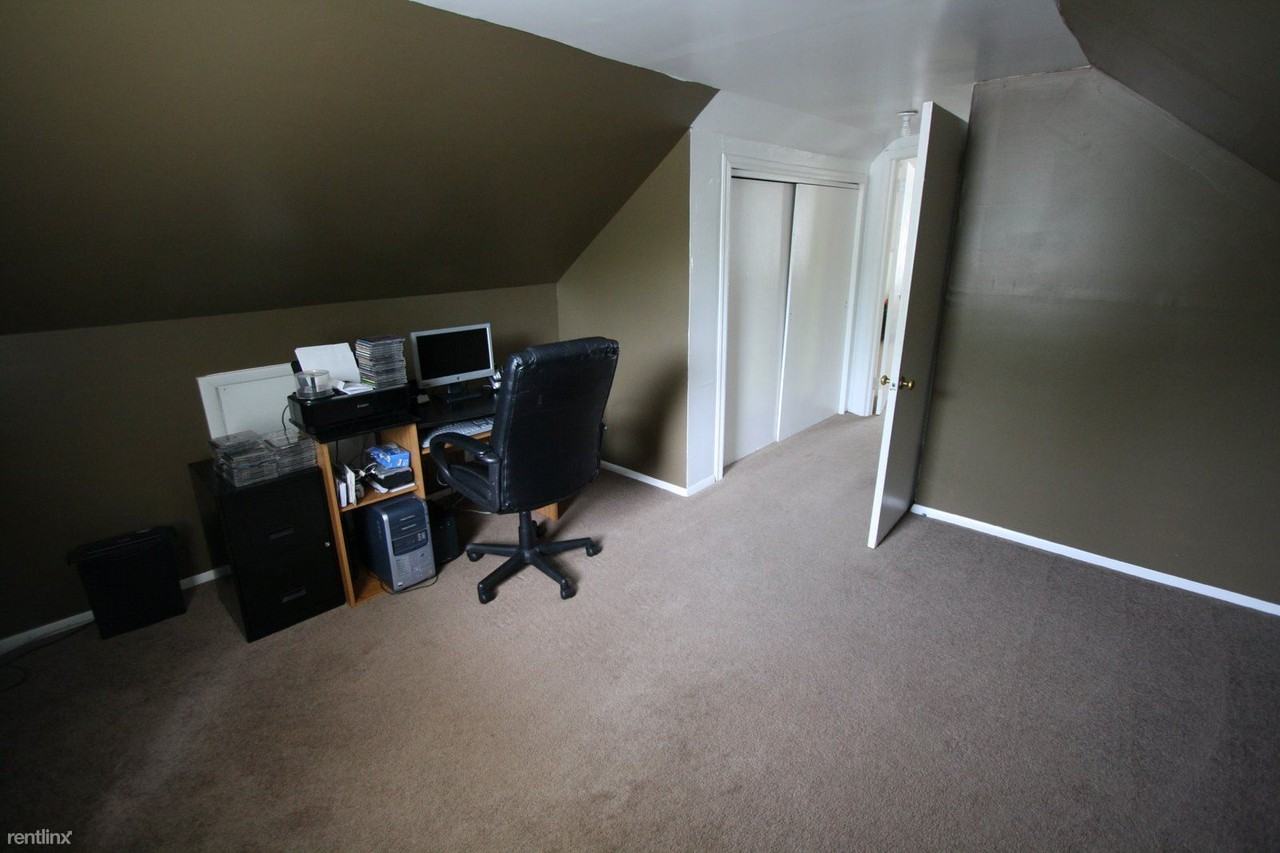 229 Adams Ave - Photo 3 of 9