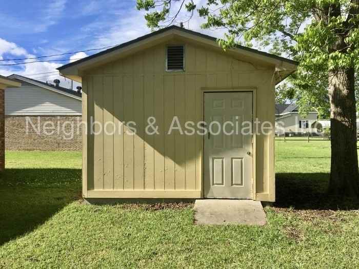 201 S Carrie St - Photo 2 of 13