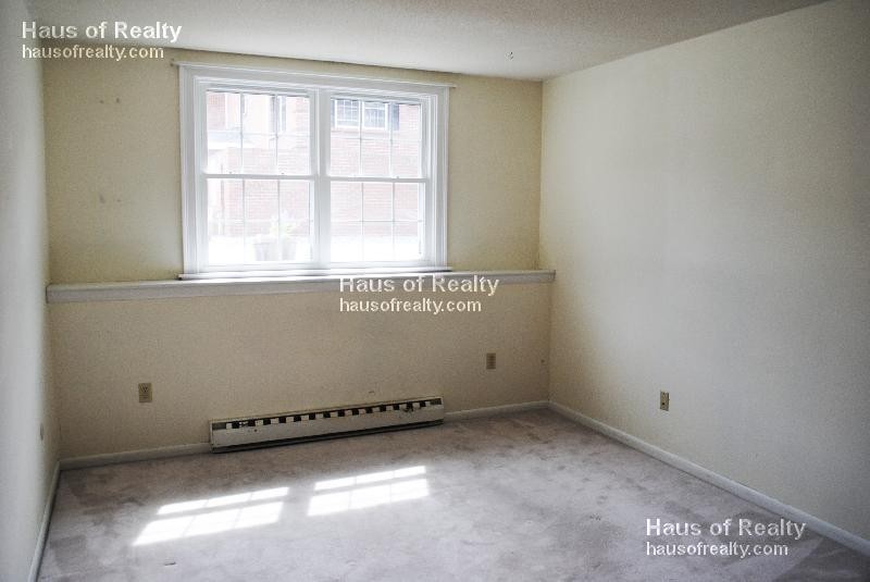 22 Leonard Rd - Photo 3 of 15