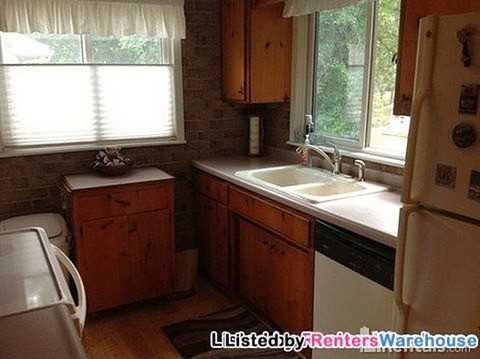 218 Sycamore St W - Photo 3 of 11