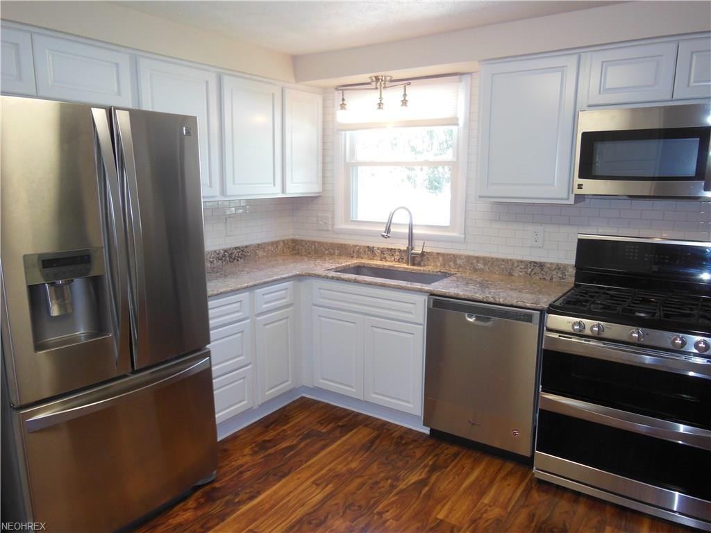 775 Twin Oaks Blvd - Photo 3 of 25