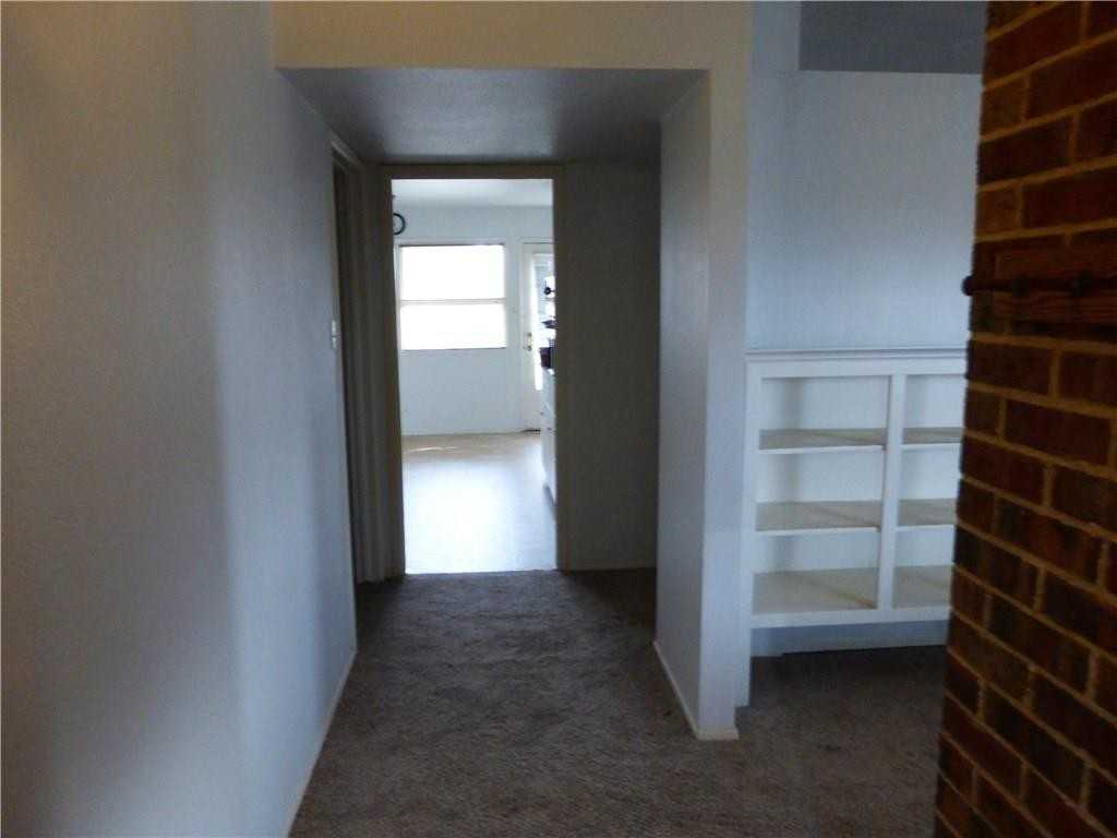 907 Waterview Cir - Photo 2 of 14