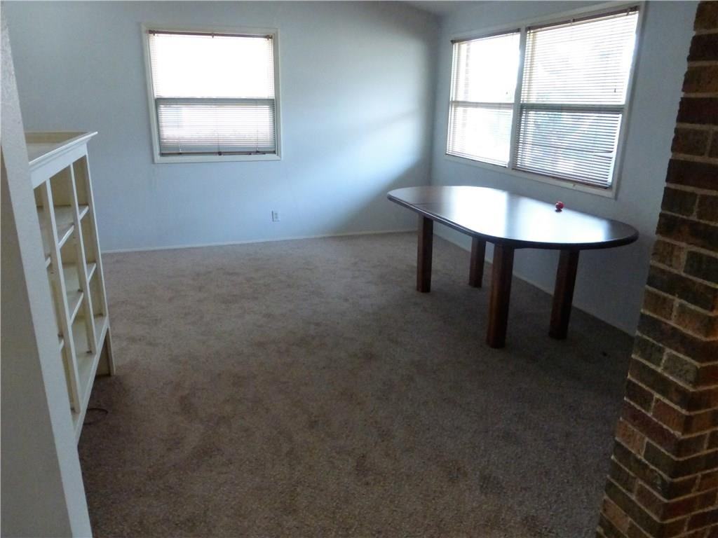 907 Waterview Cir - Photo 3 of 14