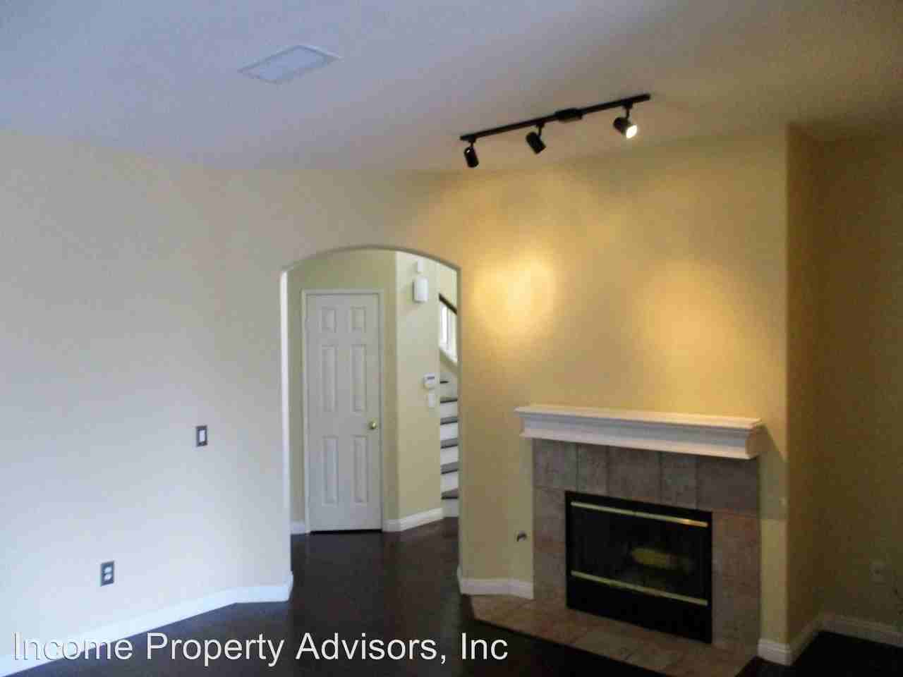 11368 Village Ridge Rd - Photo 2 of 10