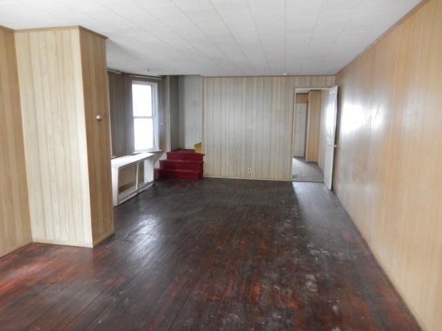 528 Chestnut St - Photo 2 of 5