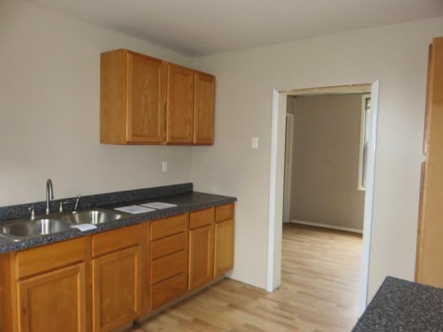 1207 Lawrence Ave - Photo 2 of 8