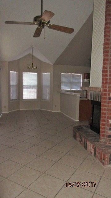 813 Derrickson Dr - Photo 3 of 17