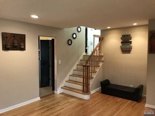 40 Lockwood Pl - Photo 3 of 14