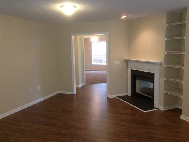 976 Scottish Square Dr - Photo 2 of 14