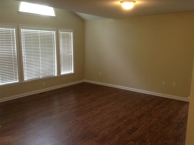 976 Scottish Square Dr - Photo 3 of 14