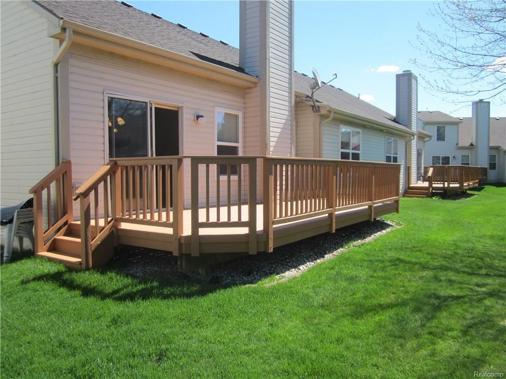 369 N Oak Dr - Photo 3 of 27