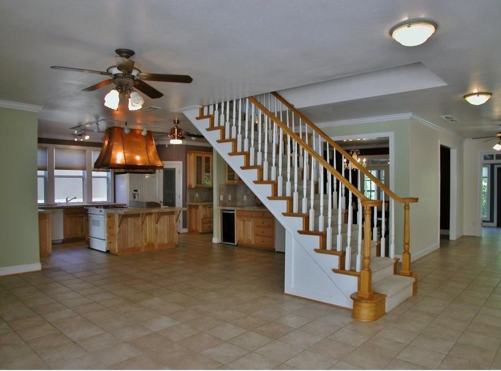 86 Young Pl - Photo 3 of 31