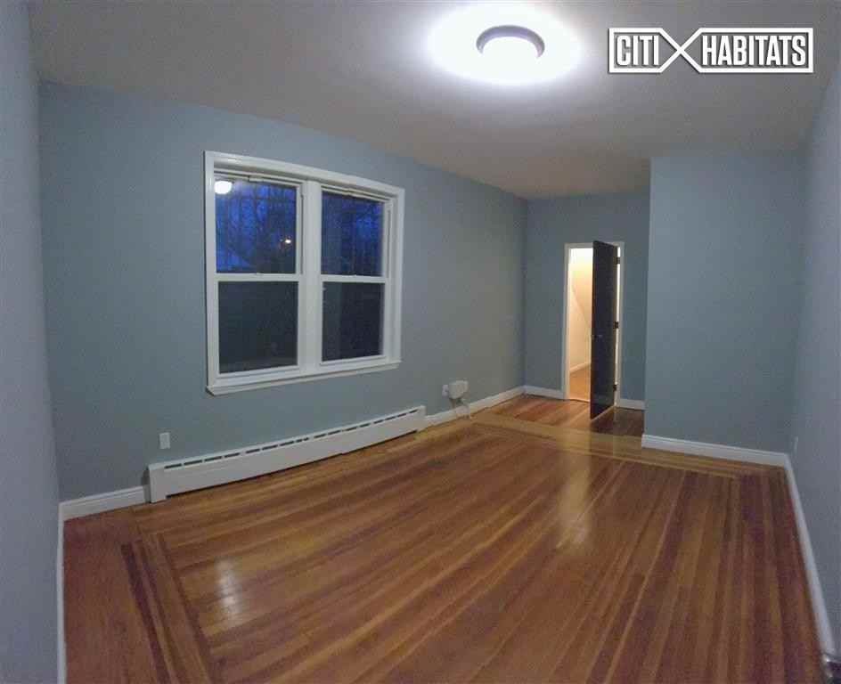 252 Cromwell Ave #1 - Photo 3 of 7