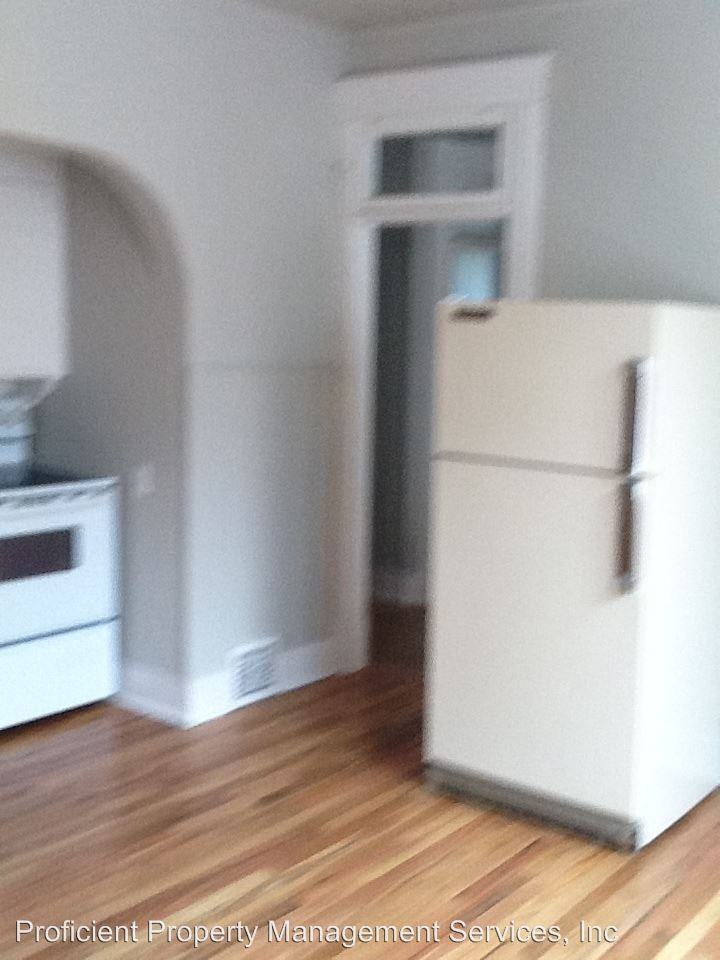 421-427 Greenwood - Photo 3 of 10