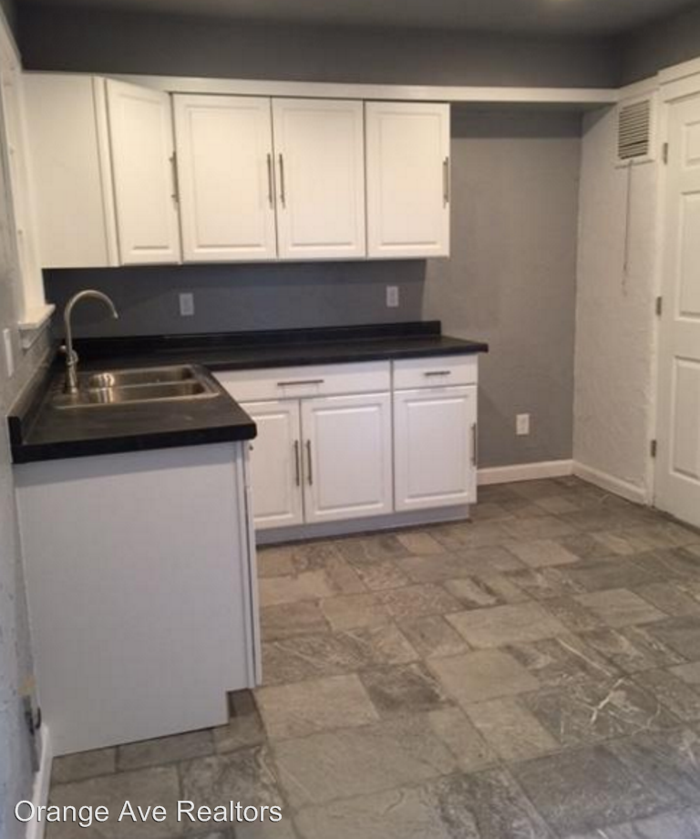 5125 W Stark St - Photo 2 of 8