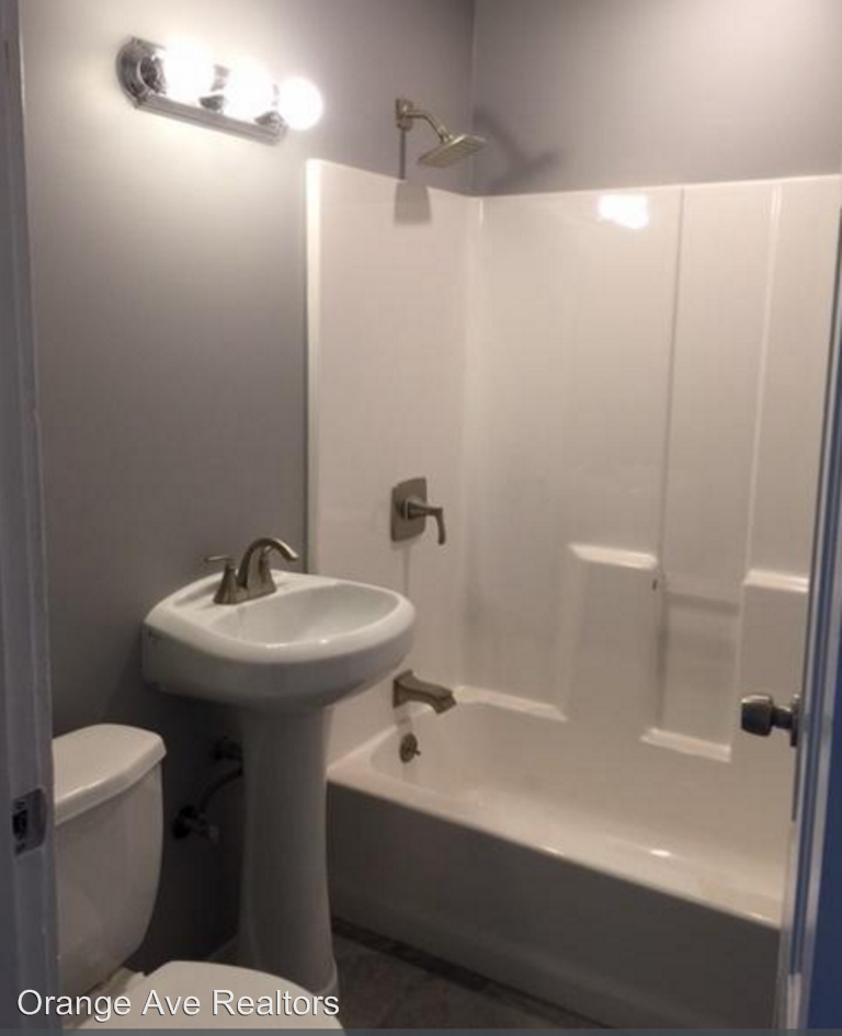 5125 W Stark St - Photo 3 of 8