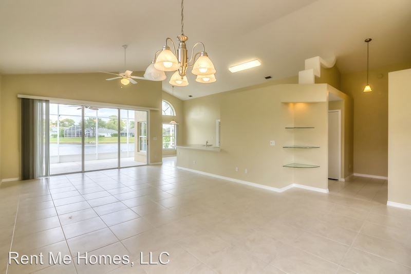 910 Woodstream Ln - Photo 3 of 24