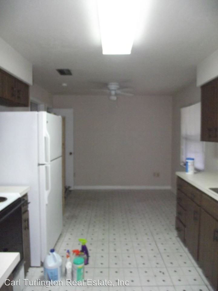 1101 SW 20 Pl - Photo 3 of 11