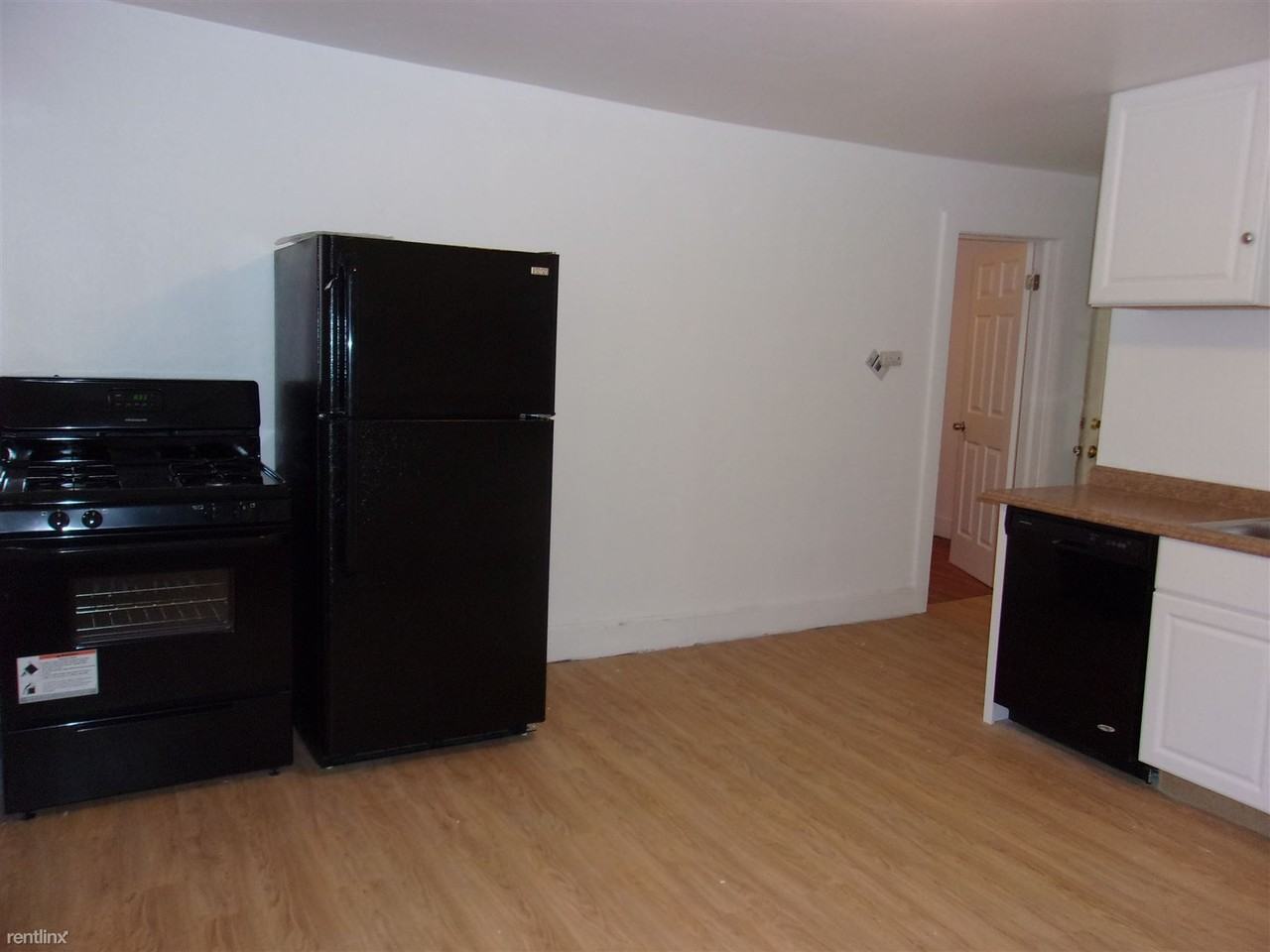 154 Broad Ave - Photo 2 of 7