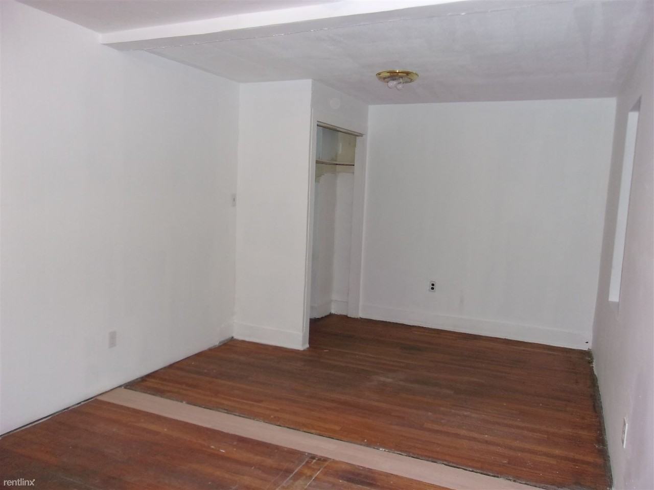 154 Broad Ave - Photo 3 of 7