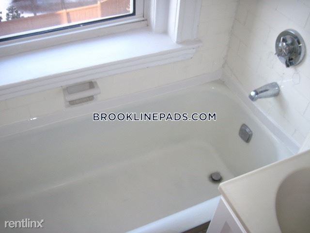41 Auburn St - Photo 3 of 8