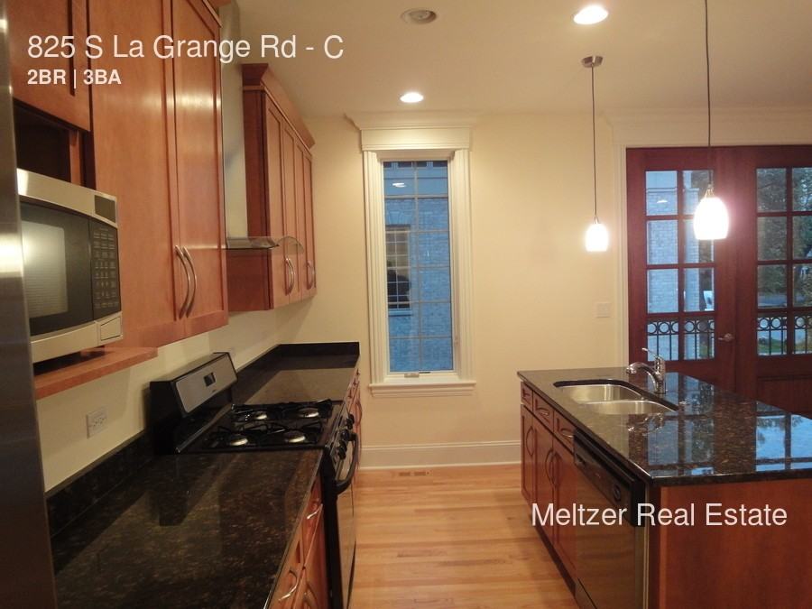 825 South La Grange Road #C - Photo 3 of 14