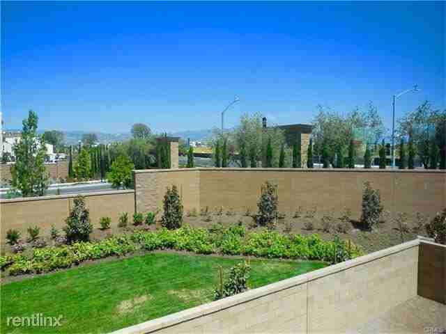 102 Barrington Ct - Photo 3 of 24