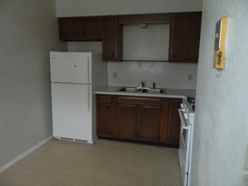 13040 Five Point Rd - Photo 2 of 10