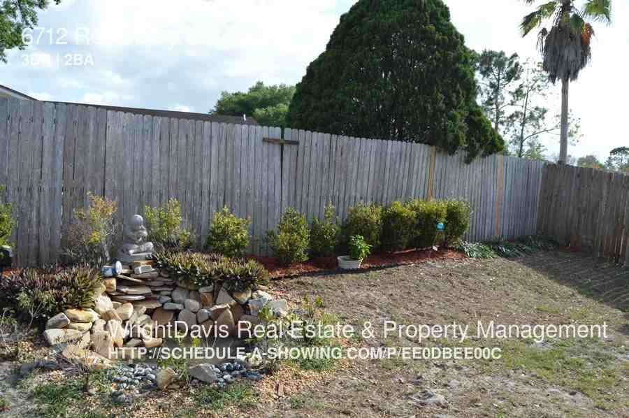 6712 Rosemary Dr - Photo 3 of 21