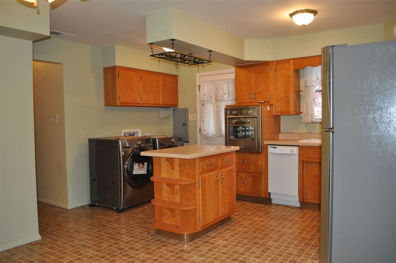 2422 Stanford Ave - Photo 3 of 13