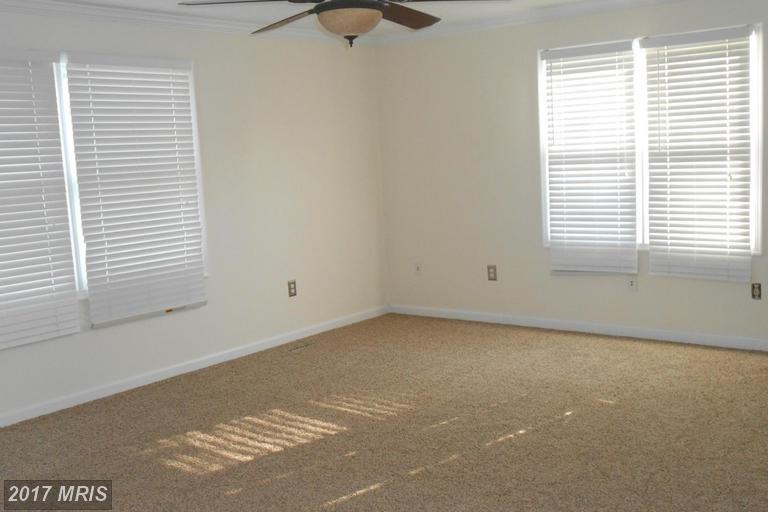 420 Kerfoot Ave - Photo 2 of 18