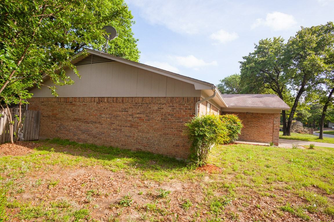 812 Lake Crest Pkwy - Photo 3 of 29