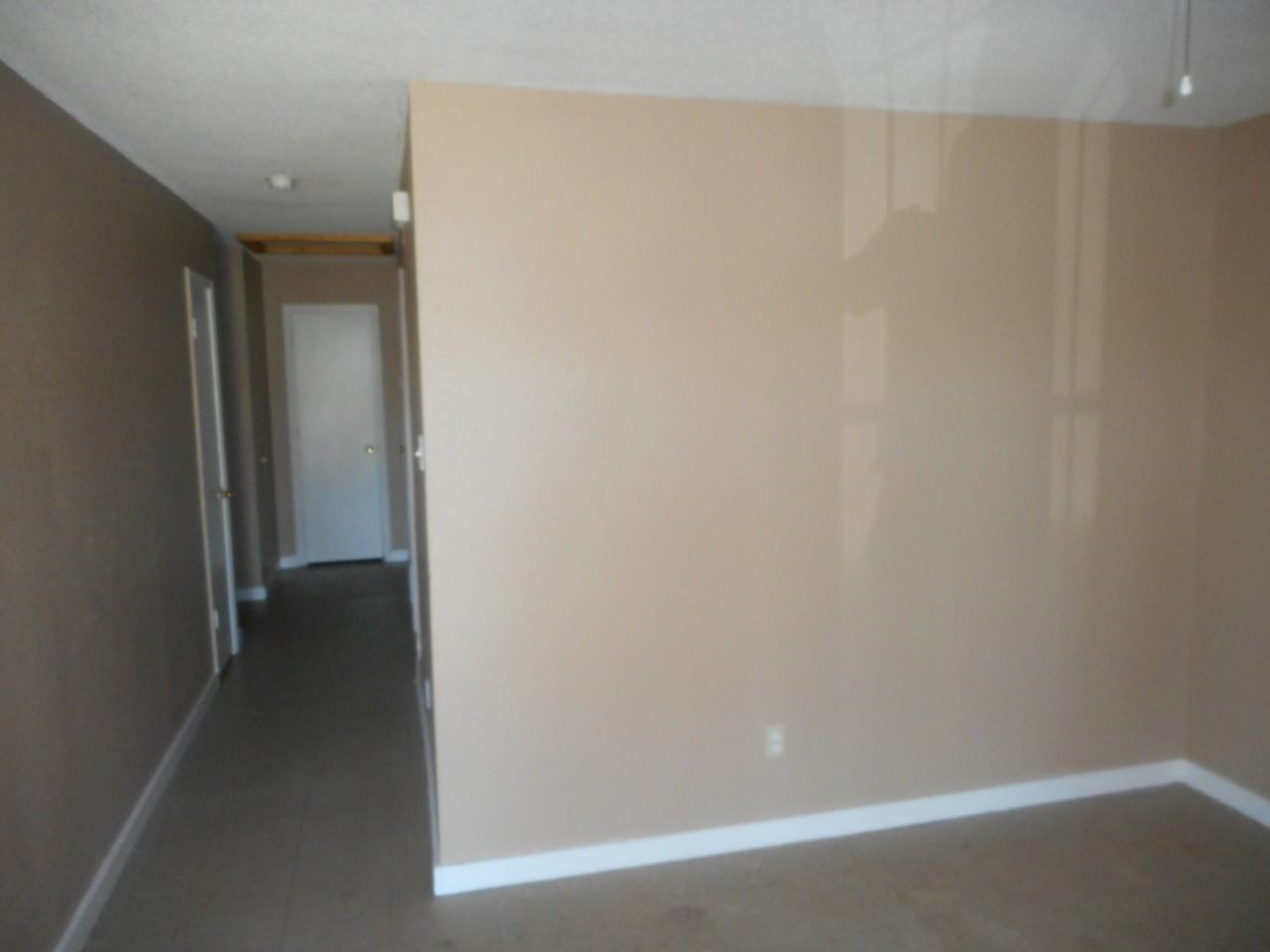 837 Pitney Ln - Photo 2 of 4