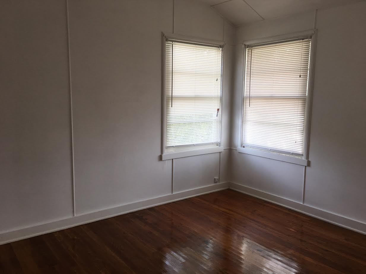 212 S J St - Photo 2 of 4